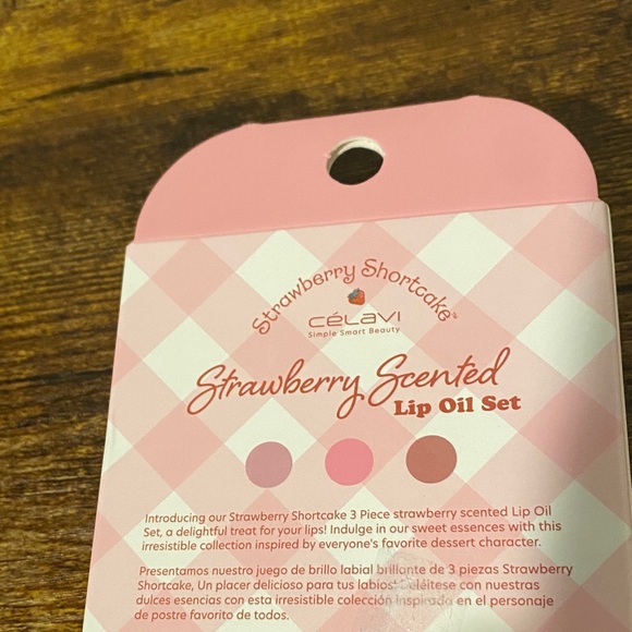 Strawberry Scented Lip Oil Set - Pink and Red - Picture 3 of 4